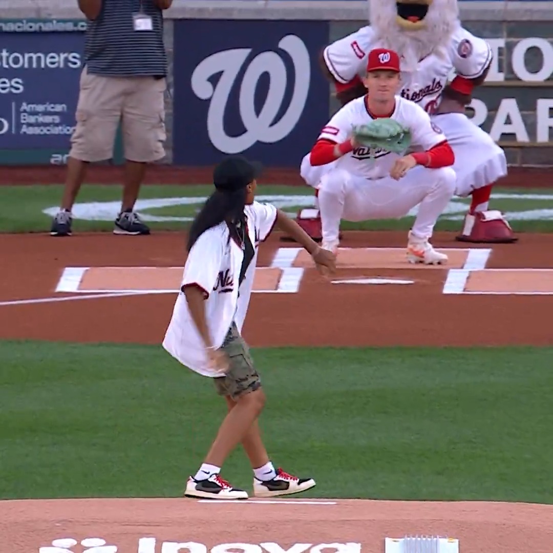 MO'NE FIRST PITCH caught by former @littleleague world series opponent robert hassell iii 🥲