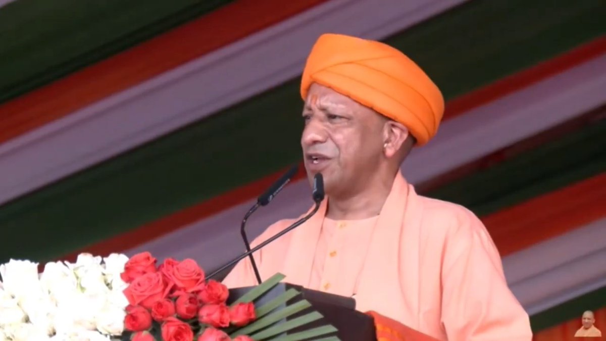 लखनऊ में बनी ब्रह्मोस मिसाइल दुश्मन के घर में घुसकर उसके अड्डों को तहस-नहस करती है... 'मेक इन इंडिया' की ताकत को अभी 'ऑपरेशन सिंदूर' के माध्यम से दुश्मनों ने महसूस किया है, दुनिया ने महसूस किया है...