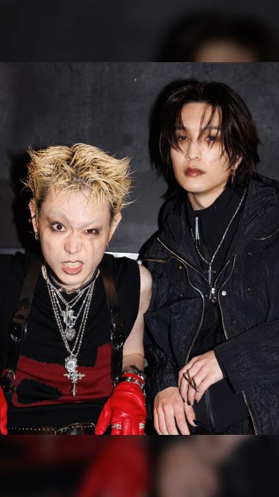 真崎桐哉（菅田将暉）と有栖川真広（レイニ）によるユニット、OVER CHROMEの楽曲をピックアップ🎤 ⚡Turbulence［作詞：田中秀典 / 作曲：TeddyLoid］ ⚡Vibrato（OVER CHROME × TENBLANK）［作詞：清竜人 / 作曲：飛内将大］ #グラスハート #GlassHeart