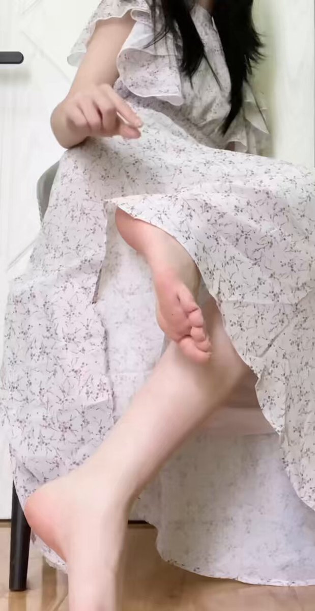 短小无能的傻逼们 来听听我对你们的评价 破防了的自己想原因 是不是被我说中了😼 #羞辱 #网调 #女dom #裸足 #男m #足控