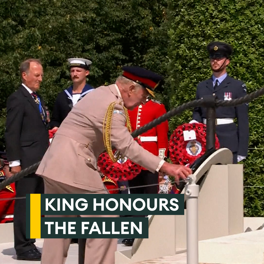 A moving tribute to those who made the ultimate sacrifice . The King lays a wreath on behalf of the nation at the National Memorial Arboretum on the 80th Anniversary of VJ Day. #VJDay80 Get LIVE updates🔗➡️