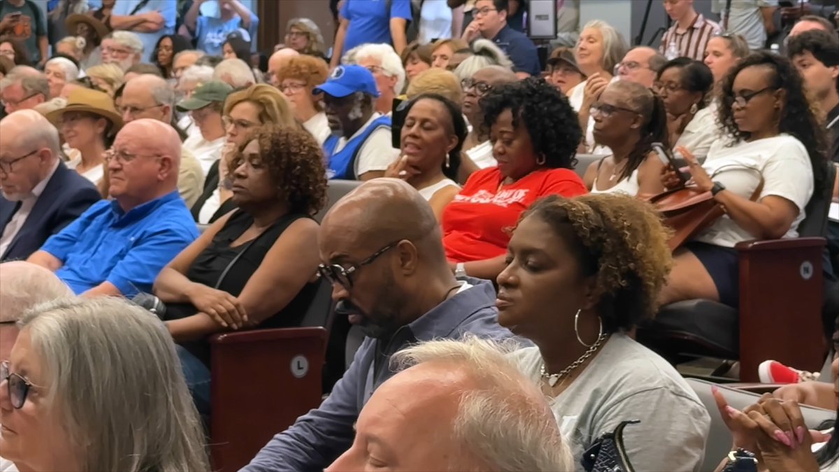 Texans from all walks of life came out to let it be known that we want Donald Trump to run on his record, not away from it. Texas House Democrats are already saying it, but make sure you call the Republican Reps and tell them HELL NO to new maps! #txlege