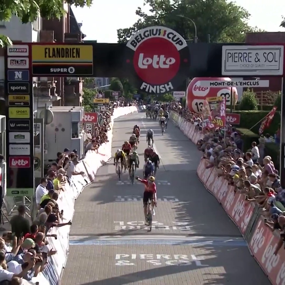 Jonas Abrahamsen (Uno-X Mobility) did it again. 👍🇳🇴 He won Circuit Franco-Belge, surviving in front of the raging peloton. The Vikings are winning all bike races these days, it seems. #CircuitFrancoBelge