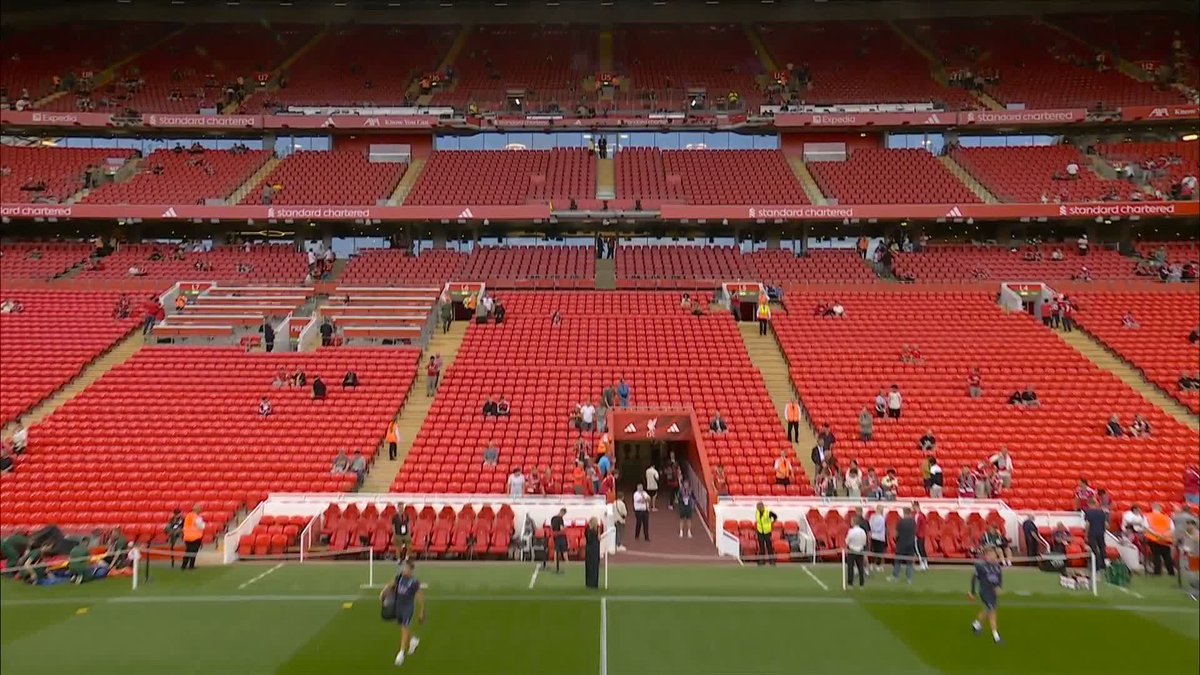 Premier League debuts for Liverpool signings Hugo Ekitike, Florian Wirtz, Jeremie Frimpong and Milos Kerkez 👏 Team news is IN for the first match of the season! 😍