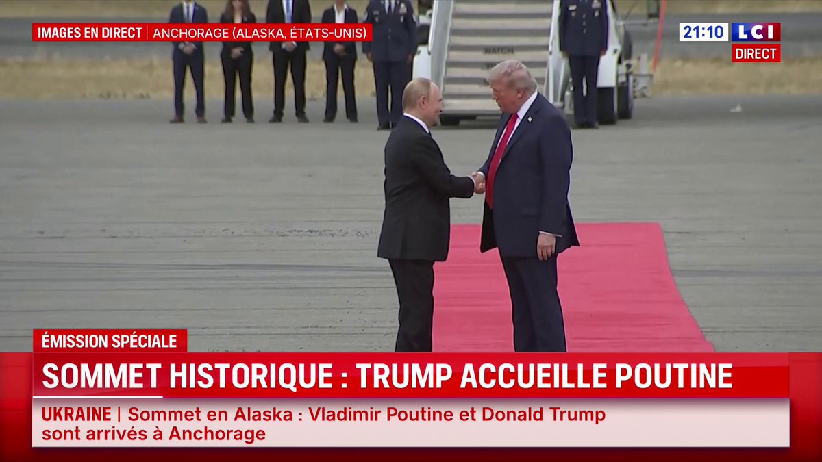 🔴 Rencontre Trump-Poutine en Alaska ➡️ Les deux dirigeants échangent une poignée de mains historique sur le tarmac de la base aérienne d'Elmendorf