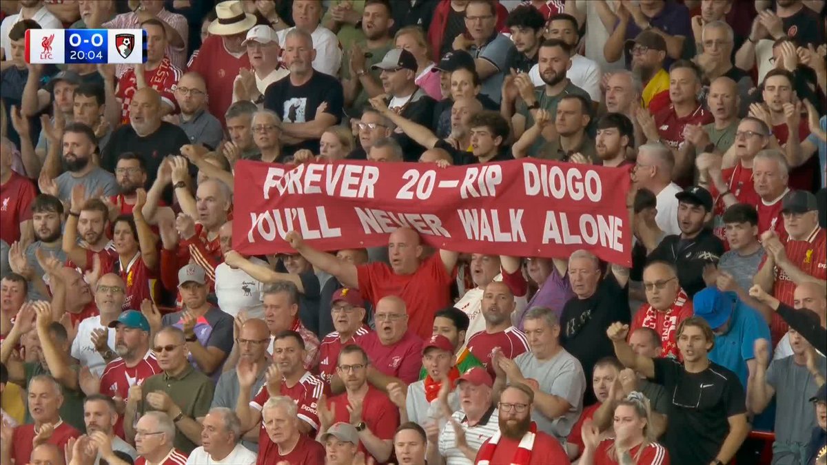 Anfield rises in applause at the 20 minute mark as Liverpool and Bournemouth fans pay tribute to Diogo Jota ❤️