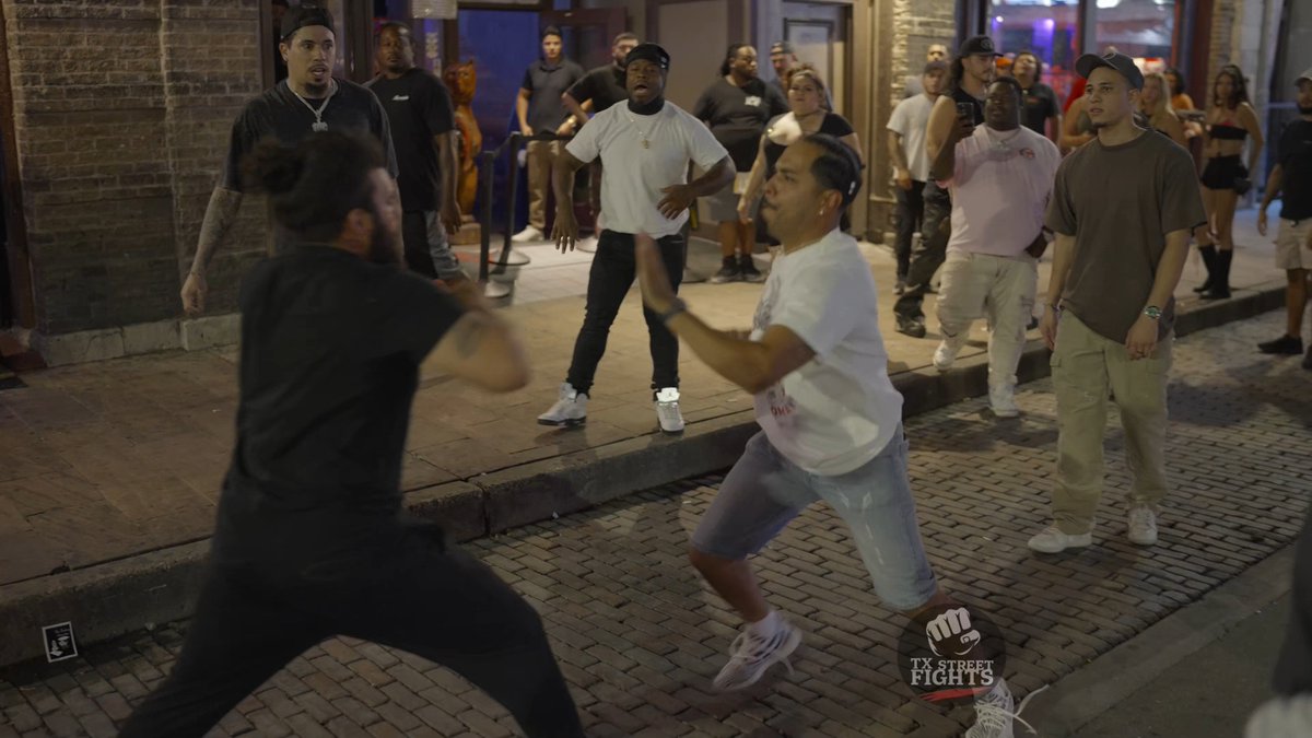 Fight Breaks out Downtown ATX #fights #fight #6thstreet 8-12-2025