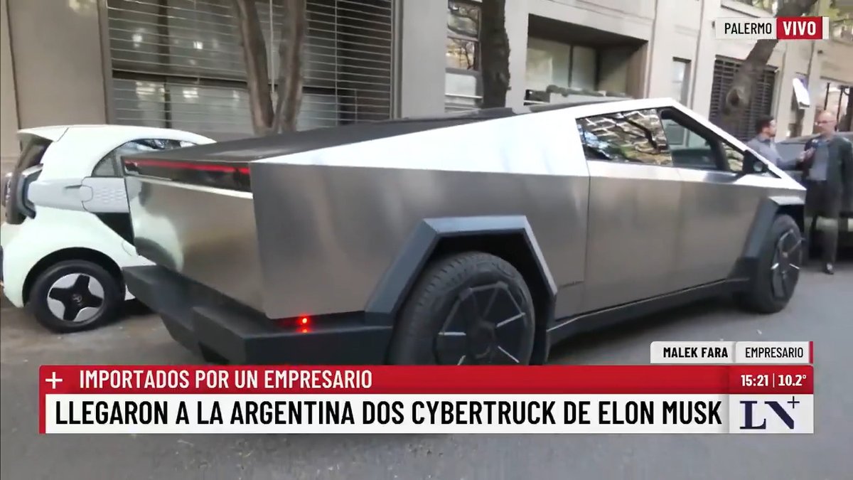🔹 Llegaron a Argentina dos Tesla Cybertruck de Elon Musk Los vehículos fueron importados por un empresario, cuestan entre 250.000 y 300.000 dólares; otros cuatro modelos llegarán antes de fin de año. 📍 En #MásInfoALaTarde