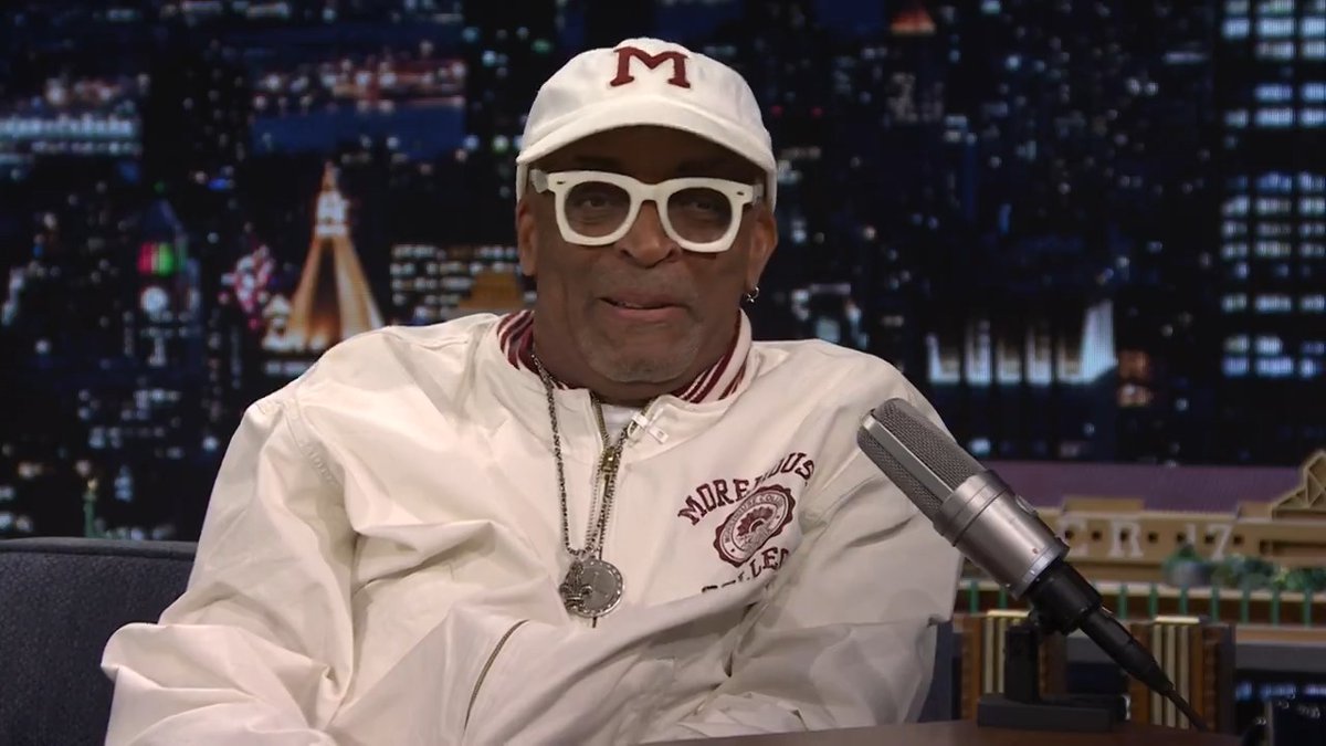 Spike Lee infiltrated the New York Yankees locker room and tried to take Derek Jeter’s glove 🤣 #FallonTonight