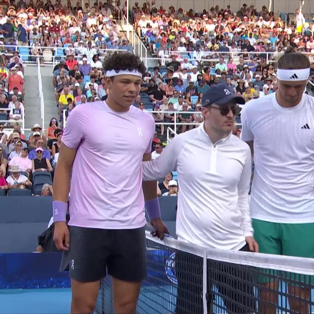 Showtime at #CincyTennis 🤩 Shelton vs Zverev for the last semi-final spot. Stream 👉