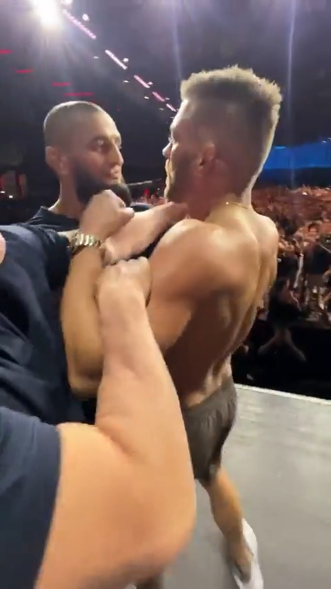 Honestly this is the 1st UFC PPV that’s felt like a PPV since Pereira vs Adesanya 2 We don’t need WWE antics to sell a PPV. Just book the best against the best in their primes. It really is that simple