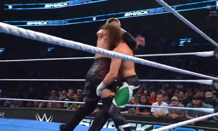 Sami Zayn has pinned United States Champion Solo Sikoa for the 2nd time. #Smackdown