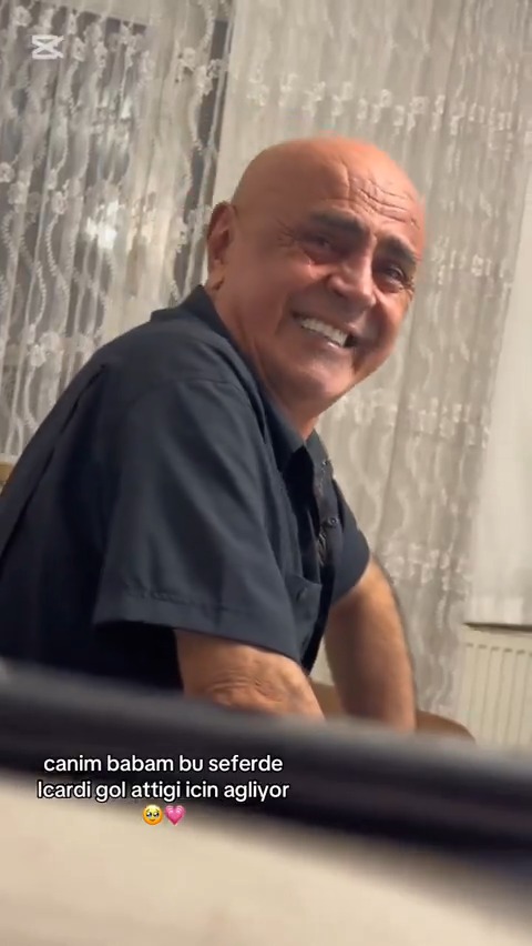 🥲 Mauro Icardi'nin golü sonrası "Icardi başka" diyerek gözyaşlarına hakim olamayan amcamız...