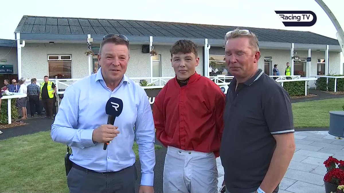 Great scenes at Tramore Racecourse last night when 17-year-old Jamie Martin rode his first winner under Rules aboard Alaskan View in the finale. A fabulous family affair and a great post-race interview with kevinoryan 👇
