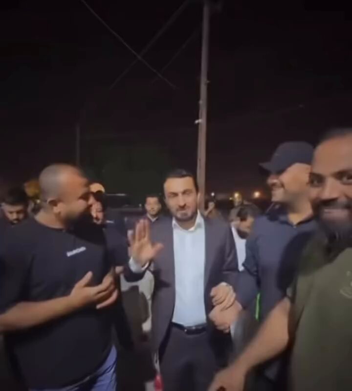 نسخة الئ وزارة الداخلية العراقية محمد شياع السوداني مجلس النواب العراقي هذا النگرة التبعي مصطفى جبار سند يوجه تهديد مباشر للمواطنيين وهو يقود مجموعة من العصابات واحد المجرمين الظاهر بالفيديو يگول (اني كصاب والذ-بح عندي عادي) لو أي مواطن ظهر بمثل هذا الفيديو مو يتم اعتقاله بنفس اليوم ويشهر بي