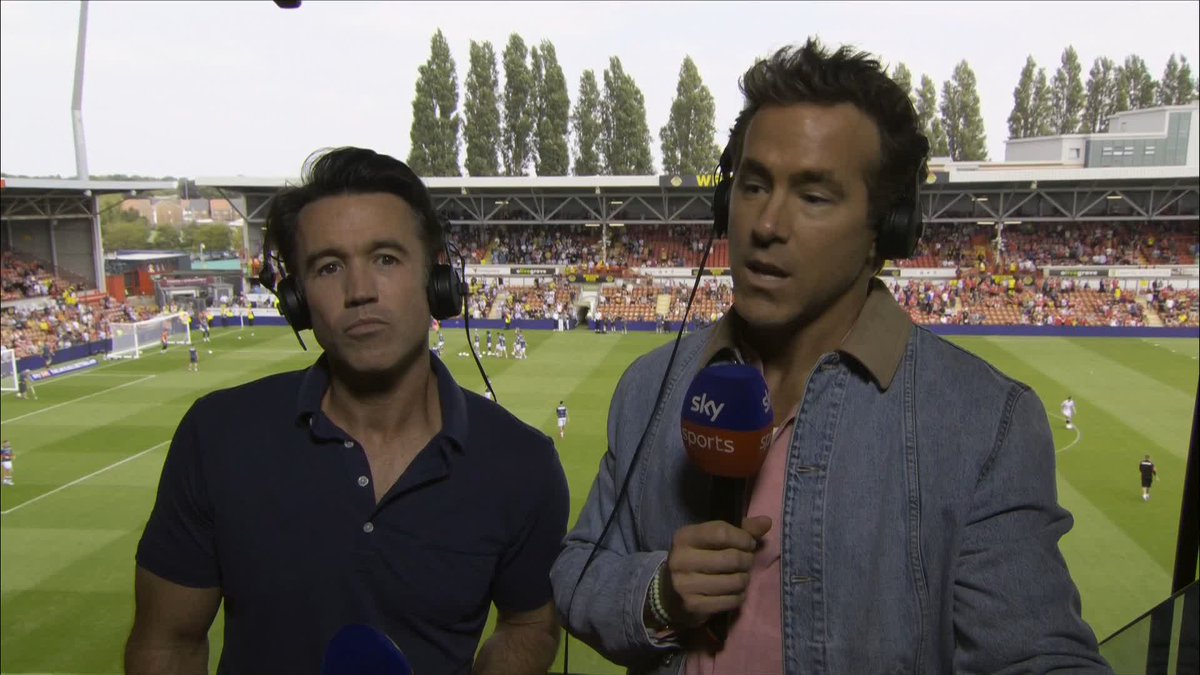 "We have a relationship with every one of our players" ❤️ Wrexham owners Ryan Reynolds and Rob Mac discuss their management style 🎙️