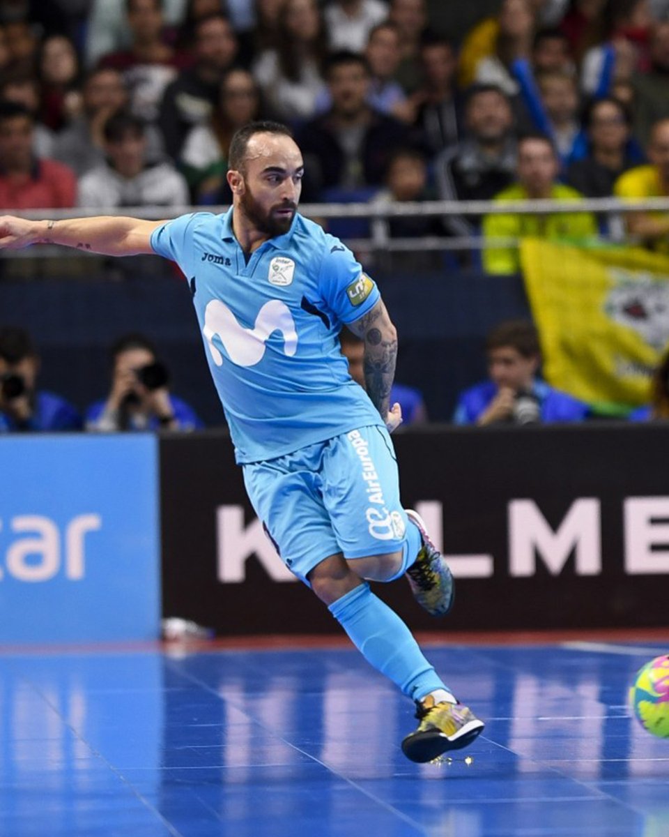 Hoy no se retira un jugador. Hoy se despide una 𝗹𝗲𝘆𝗲𝗻𝗱𝗮. 🌟⚽️ ricardinho10 #LNFSHistory #LigaFutsalProfesional