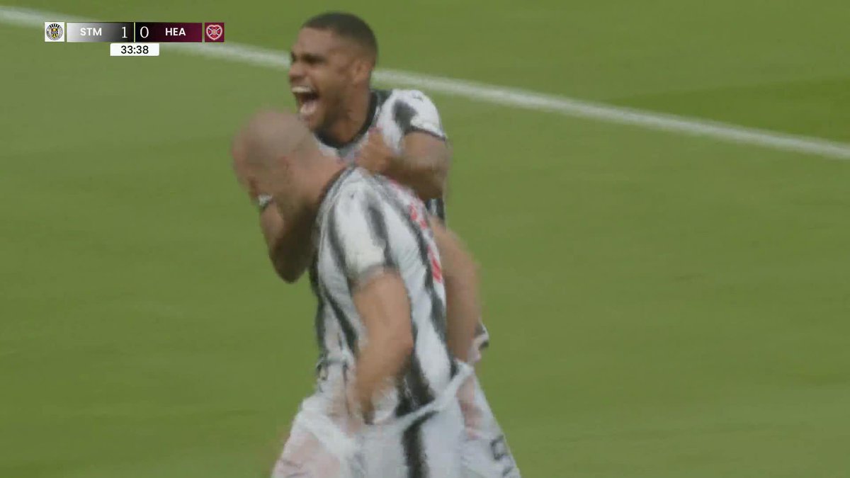 That is a piece of brilliance from Alex Gogic! 😱 A stunning volley to put St Mirren FC 1-0 up against Hearts ⚫⚪ #PremierSportsCup | SPFL