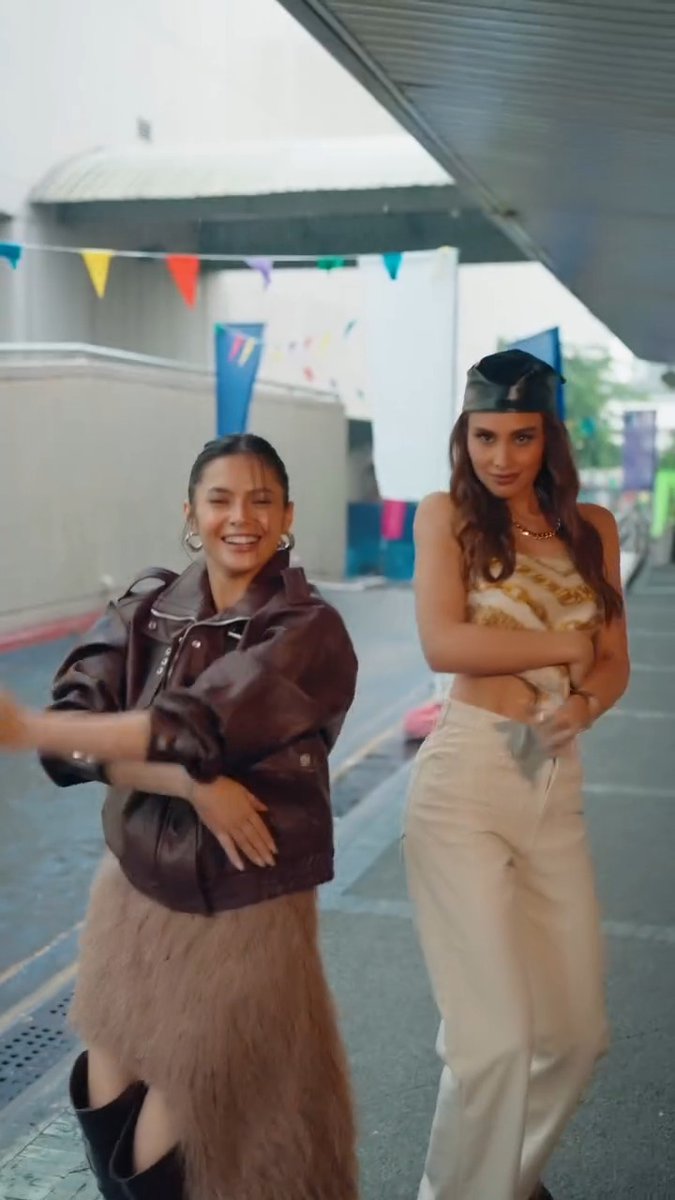 “Macarena to the Max ⚡️” Max Collins danced with Bianca Umali, Anthony Jennings, and Negi in her recent video! The four were judges on the Grand Finals of #BreakingMuse and #EscortMoShowMo contests on #ItsShowtime. 🎥: Max Collins on Instagram