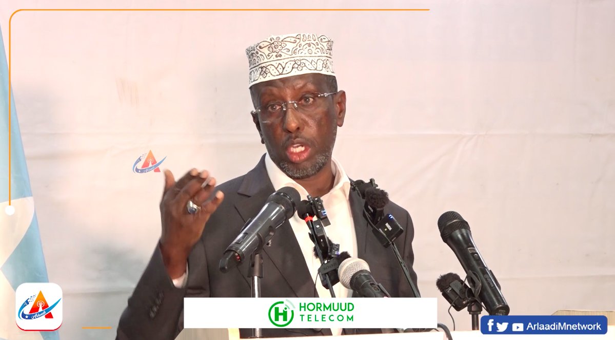 ⚡️BREAKING: Former president and opposition leader Sharif Sheikh Ahmed says #Mogadishu is “encircled” by #AlShabaab militants after the army, tasked with defending the capital, was “redirected to politicking and land eviction.” Speaking at a press briefing on Saturday afternoon, he warned a #Taliban-style takeover in #Afghanistan could unfold if foreign troops and #UN agencies are forced to leave #Somalia through “politically motivated decisions.”