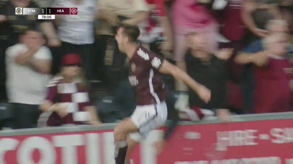 Oisin McEntee with the perfect time to score his first goal for Heart of Midlothian FC 💜 An all important equaliser against St. Mirren 👀 #PremierSportsCup | SPFL