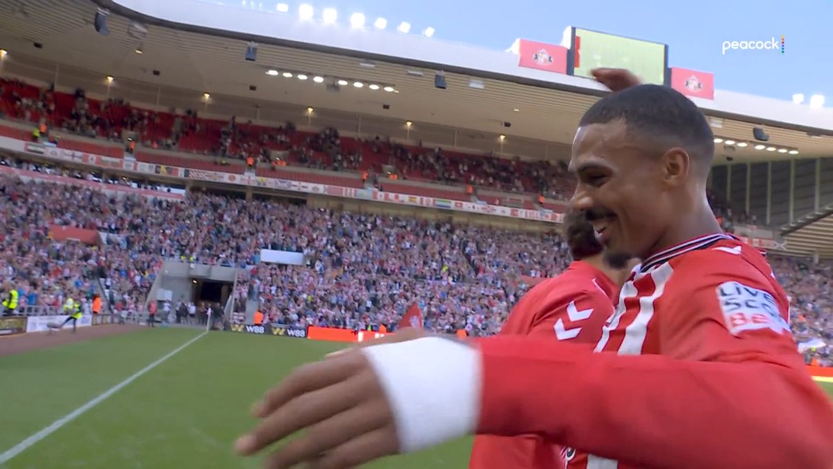 SUNDERLAND HAVE WON A HOME PREMIER LEAGUE GAME FOR THE FIRST TIME IN 3,165 DAYS AND ARE NOW TOP OF THE LEAGUE 🐈⬛