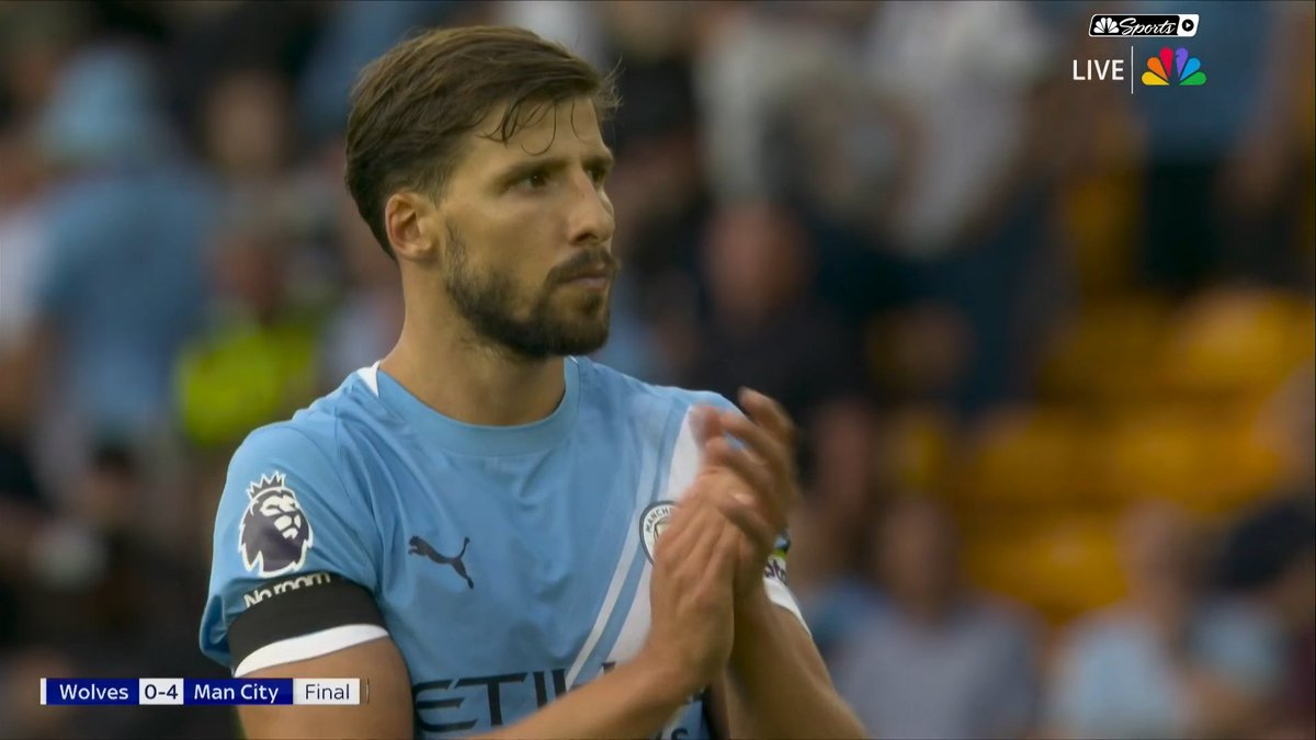 As Wolves fans sing for Diogo Jota, his Portugal teammates Ruben Dias and Bernardo Silva show their appreciation. Wolves' current number 18, Sasa Kalajdzic, lays the jersey Jota used to wear on the Molineux turf to complete a moving scene 🧡