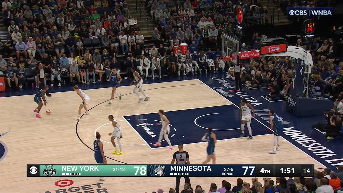 Courtney Williams is unguardable right now. Season-high 26 points to give Lynx a 1-point lead with under 2 minutes to go.
