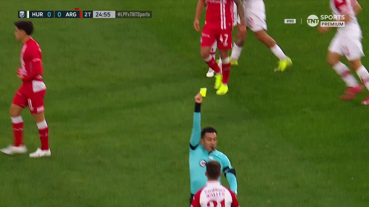 Un minuto y medio que define al arbitraje del fútbol argentino. INSÓLITO. 🇦🇷❌