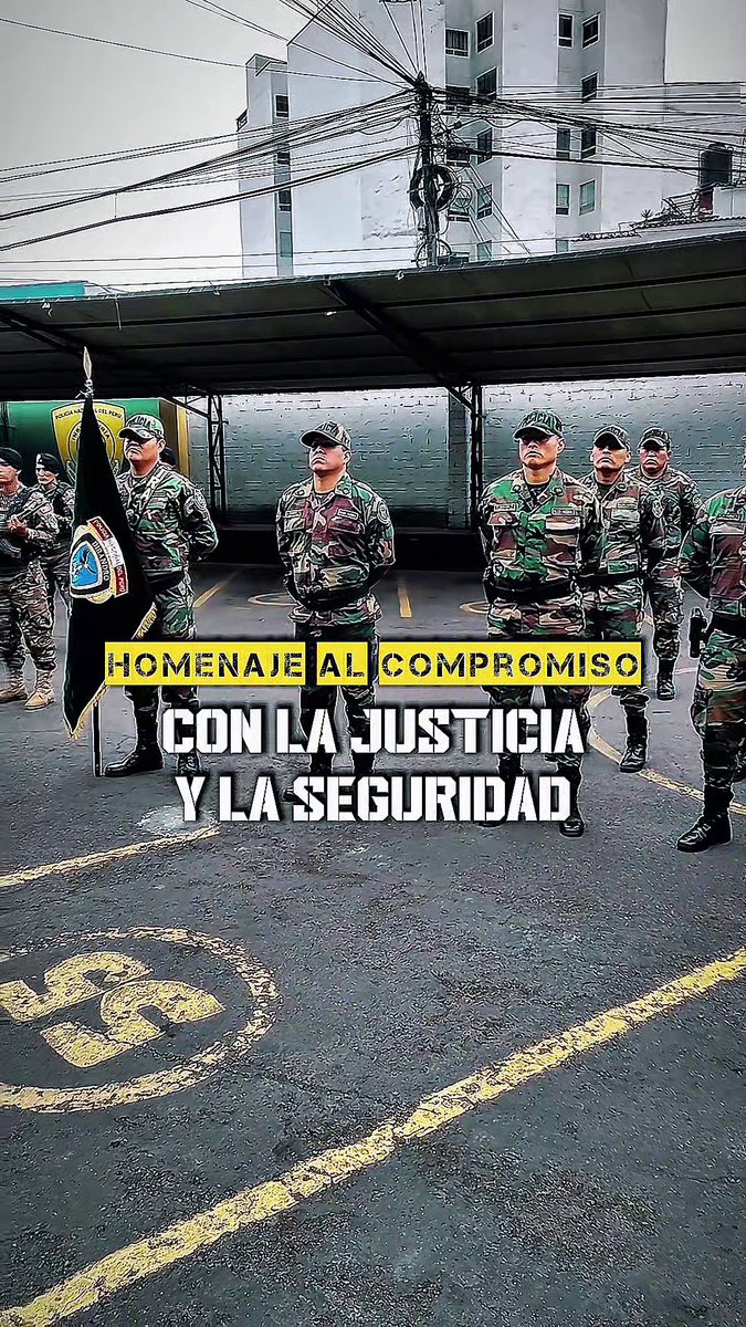 ¡Valioso aporte a la investigación criminal! El jefe del Estado Mayor General de la Policía Nacional del Perú, Óscar Arriola, reconoció al congresista Fernando Rospigliosi, al constitucionalista Aníbal Quiroga y al Crnl. PNP Manuel Cruz por su labor en la gesta y defensa de la Ley n.° 32 130.