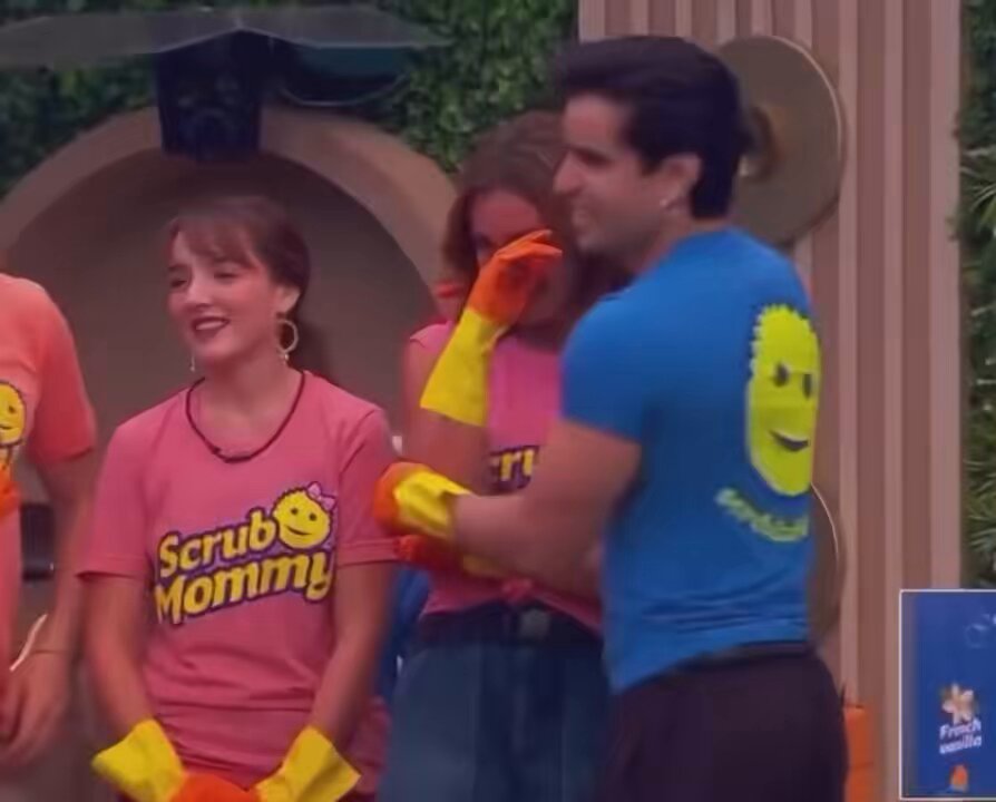 No saben lo que debió ser para esta mujer antes de entrar leer todos los comentarios de “nadie te conoce” cuando lleva trabajando toda su vida. No van a juzgarla por emocionarse al escuchar que es una chingona: no delante de mi 😒#LaCasaDeLosFamososMx
