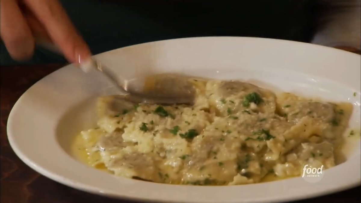 The tender meat ravioli in velvety garlic sauce might just be the best ravioli Mayor Guy Fieri has ever eaten! (📍: Catelli's in Geyserville, CA) Watch #DDD with Mayor Guy Fieri Fridays at 9|8c and Actually HBO Max: #StreamOnMax
