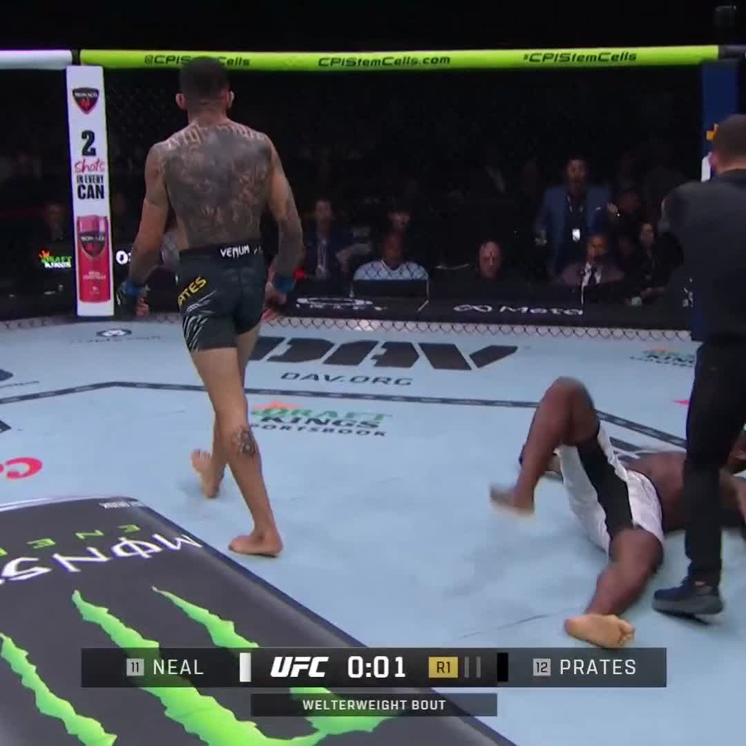 SPINNING ELBOW AT THE BUZZER 😱 #UFC319 WHAT A KO FROM CARLOS PRATES!