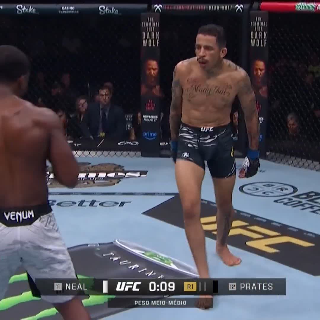 🇧🇷 Carlos Prates derrotou 🇺🇸 Geoff Neal via KO (nocaute) no 1° round pelo UFC 319, agora há pouco, em Chicago. #UFCBR