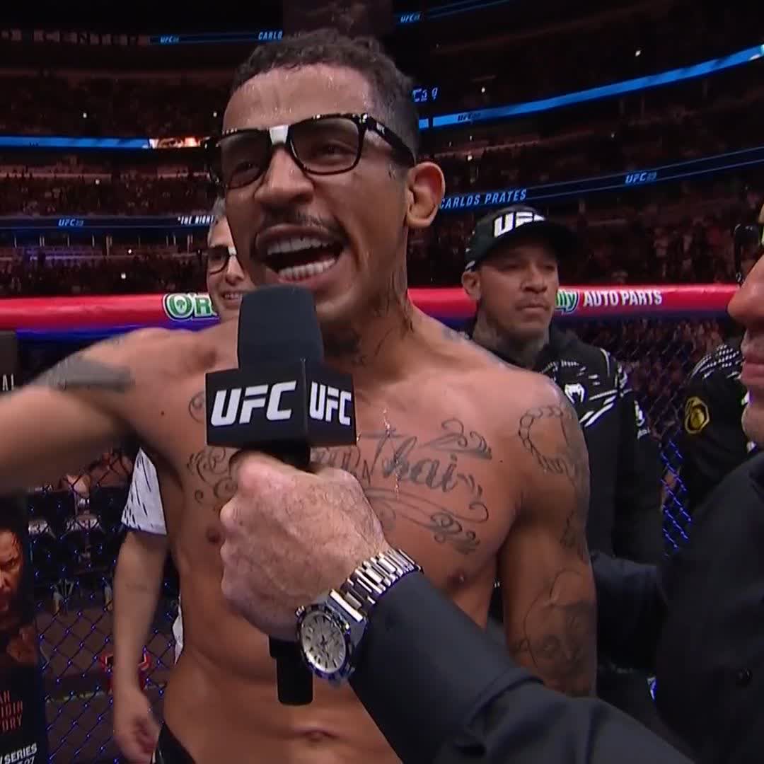 Venceu no primeiro round e quer lutar no #UFCRio! 🇧🇷 Se liga no que o Carlos Prates disse após vencer no #UFC319! 🗣️ [ Ao vivo e exclusivo no @UFCFightPassBR | Assine agora e assista: ]