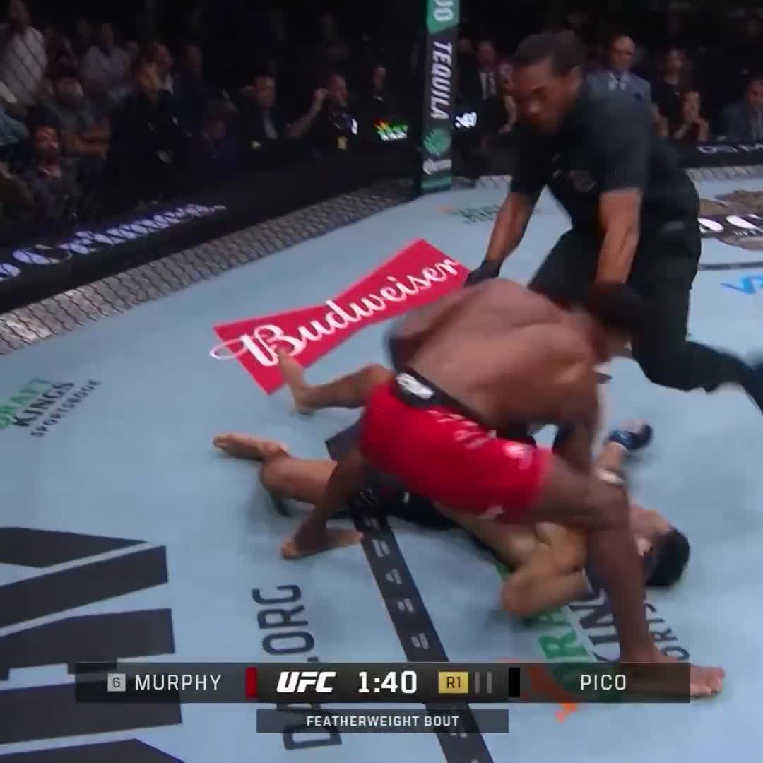 BACK-TO-BACK SPINNING ELBOWS 😱 #UFC319 WHAT A KO FROM LERONE MURPHY 🏴󠁧󠁢󠁥󠁮󠁧󠁿