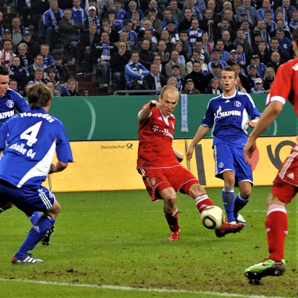 🇳🇱⚡️ #GoalOfTheDay | Arjen Robben vs Schalke (2010)