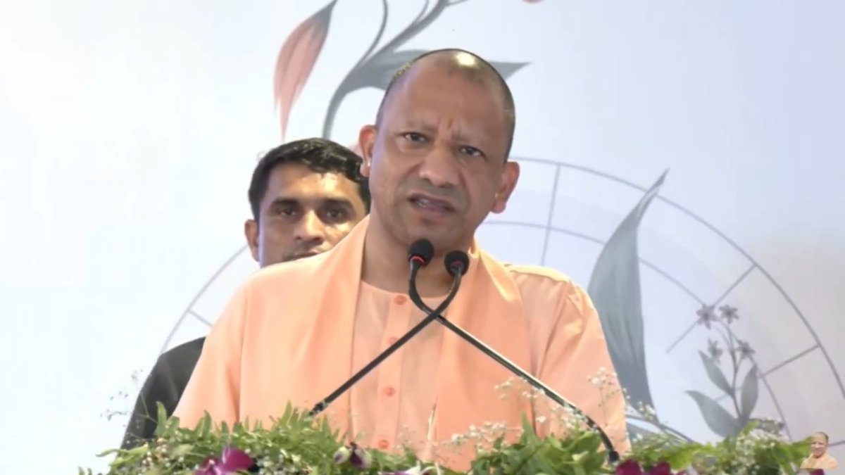 प्रदेश का नागरिक है, उसको पैसे की आवश्यकता है, हम पैसा देंगे... जो सरकार हर गरीब के साथ खड़ी हो, वही 'सरकार' है...