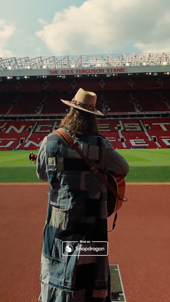 "Take Me Home..." 🎶 Sound on for this, Reds: presenting a very special cover of Country Roads by lifelong United fan and @KALEO frontman, JJ 🫶🏟️ 🤳 Snapdragon x #ShotOnSnapdragon