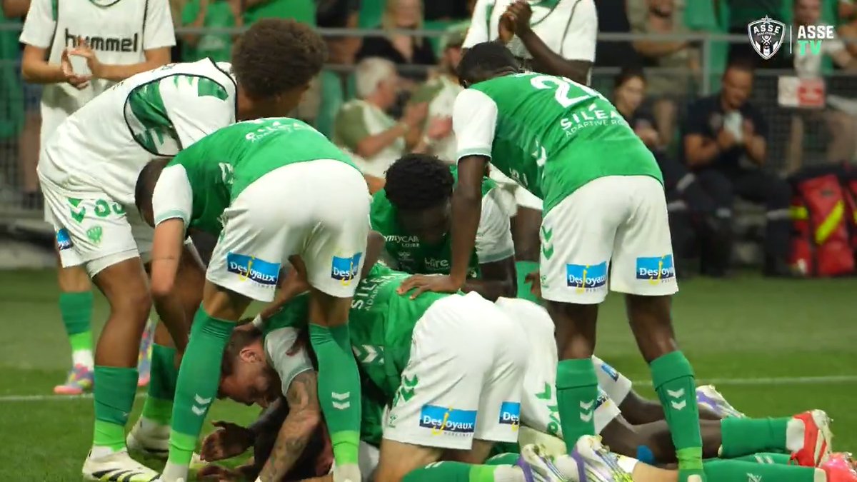 🥵 Partout sur le terrain, et même dans la surface adverse ! Mahmoud Jaber s’est offert son premier but de Stéphanois pour son premier match en Vert ! 👏