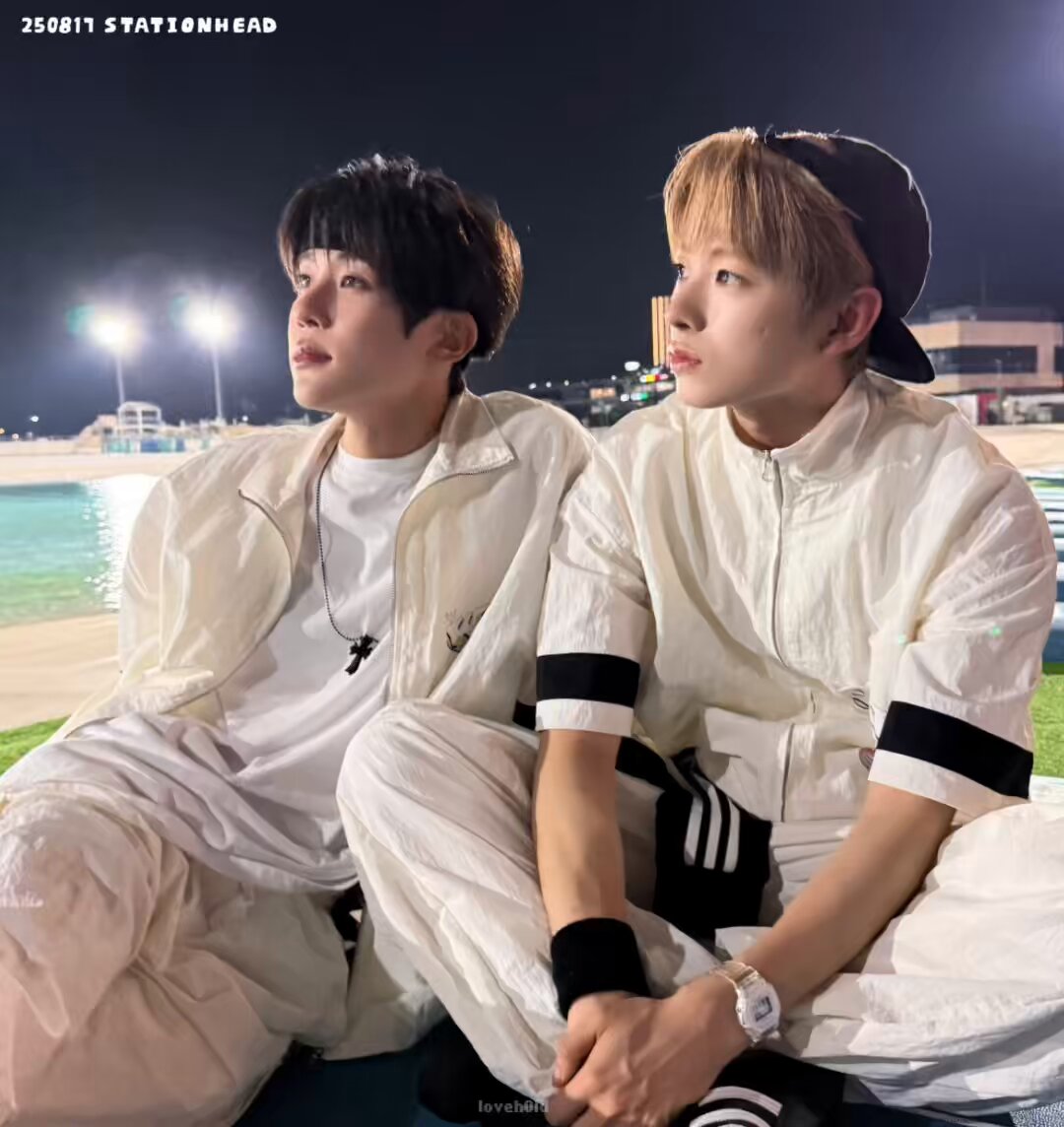 유우시온 연습생 때 같이 캐비 갔던 썰 파도풀에서만 놀았다고 했다가 갑자기 메가스톰 탄 거 기억났는지 야우샤! 물어보는 거 ㄱㅇㅇ