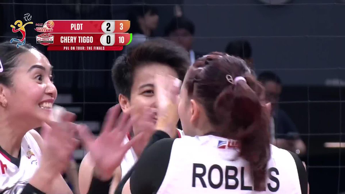 VINTAGE ARA IN DISPLAY 🔥 Ara Galang detonates a strong attack for the Chery Tiggo Crossovers against the PLDT High Speed Hitters in the third set of the 2025 PVL on Tour Final! #PVL2025 #PVLonTour #TheHeartofVolleyball