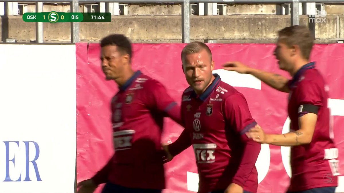 Tobias Sana serverar Nicklas Bärkroth och ÖIS har kvitterat mot ÖSK! 📲 Se matchen på HBO Max