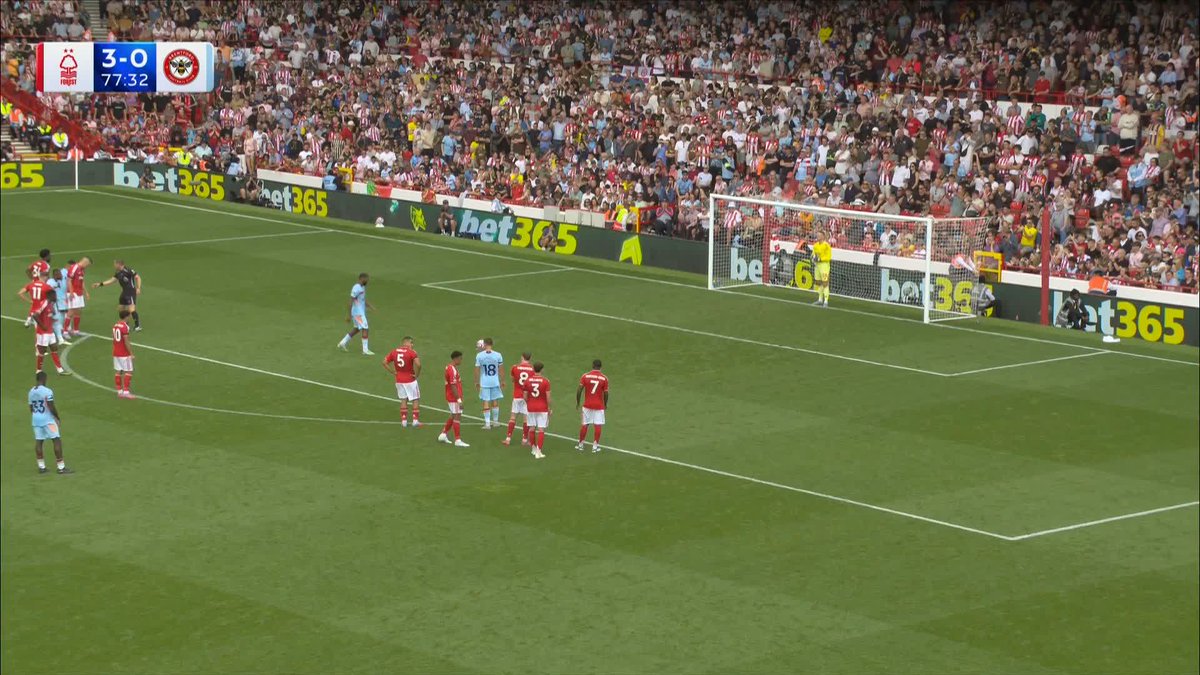 Thiago gets his first goal for Brentford 🎯
