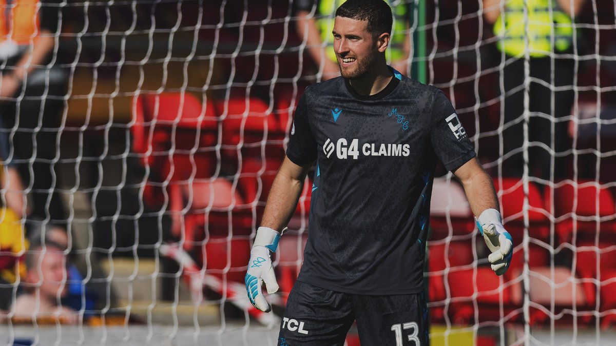 Having to work for his clean sheet 🧤 CalumW