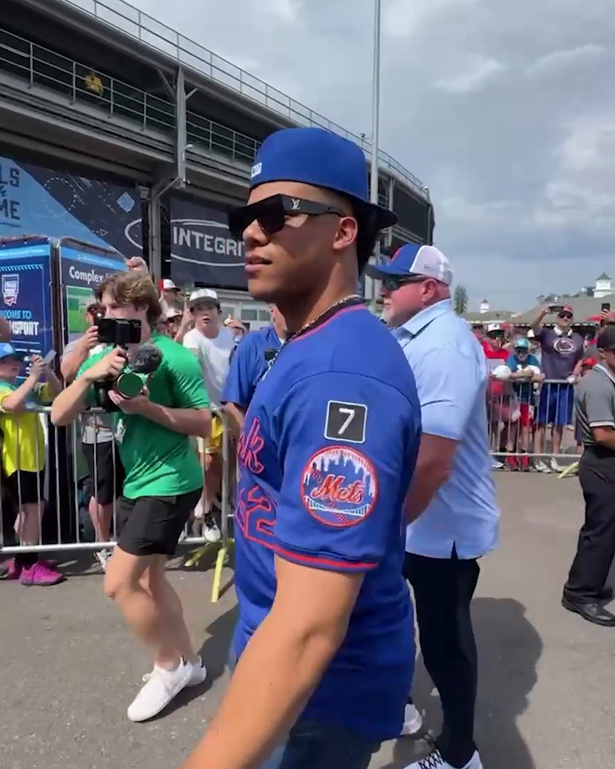 POV: You're Juan Soto at the LLWS 🤩