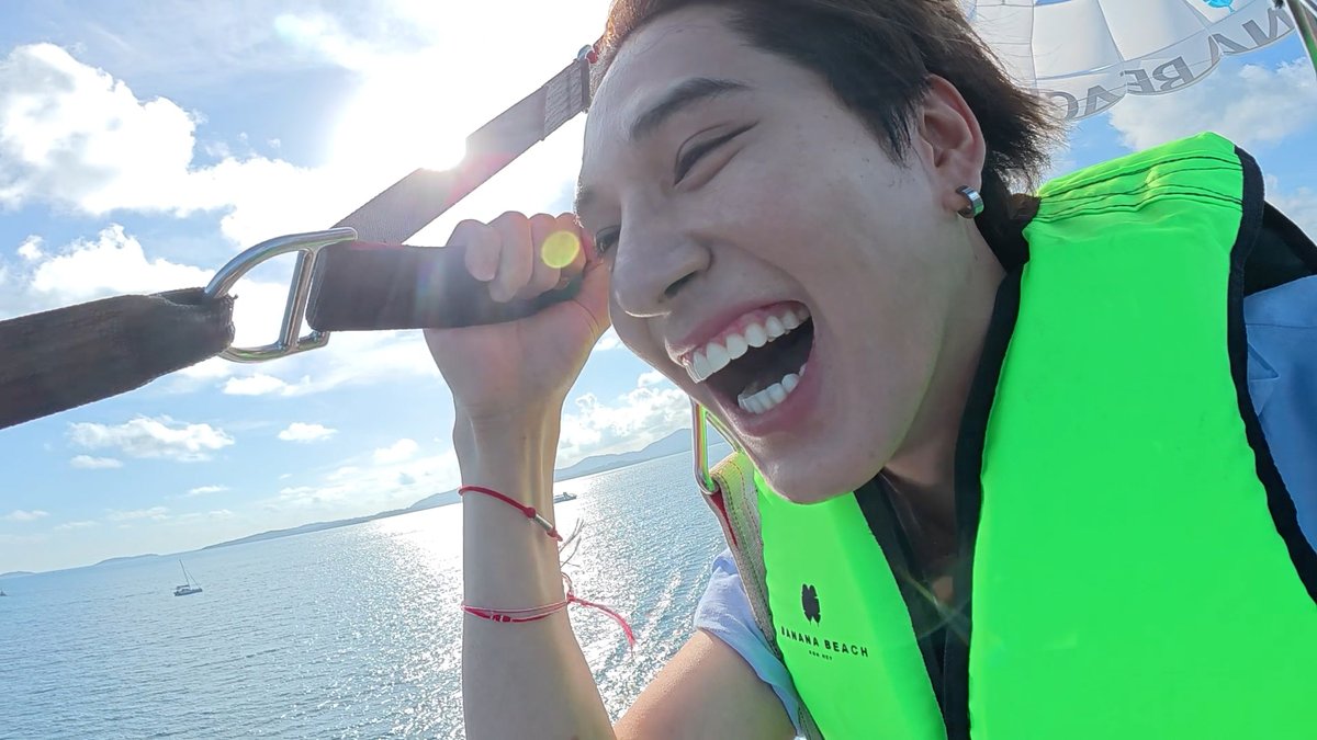 ตัดภาพมาที่รีวิวจากนานิ มันดี มันสวย แต่ดูในรูปก็ได้ 55555555555 ขำเกือบตายของจริง! #HighSeasonSS4EP1 Hirunkit Nani Wongravee Nateetorn