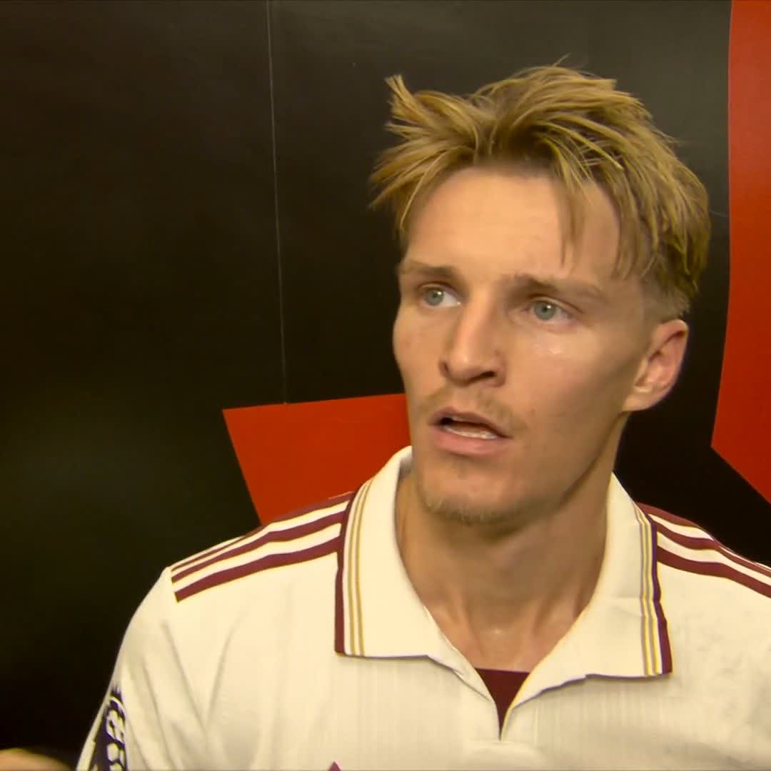 "It's been a bit too hectic... we need more control!" Martin Odegaard shares his thoughts at half-time at Old Trafford with Arsenal leading... 🗣️