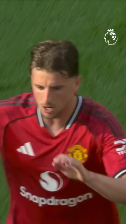 The Theatre of Dreams embraces Benjamin Sesko 👏 How to watch: