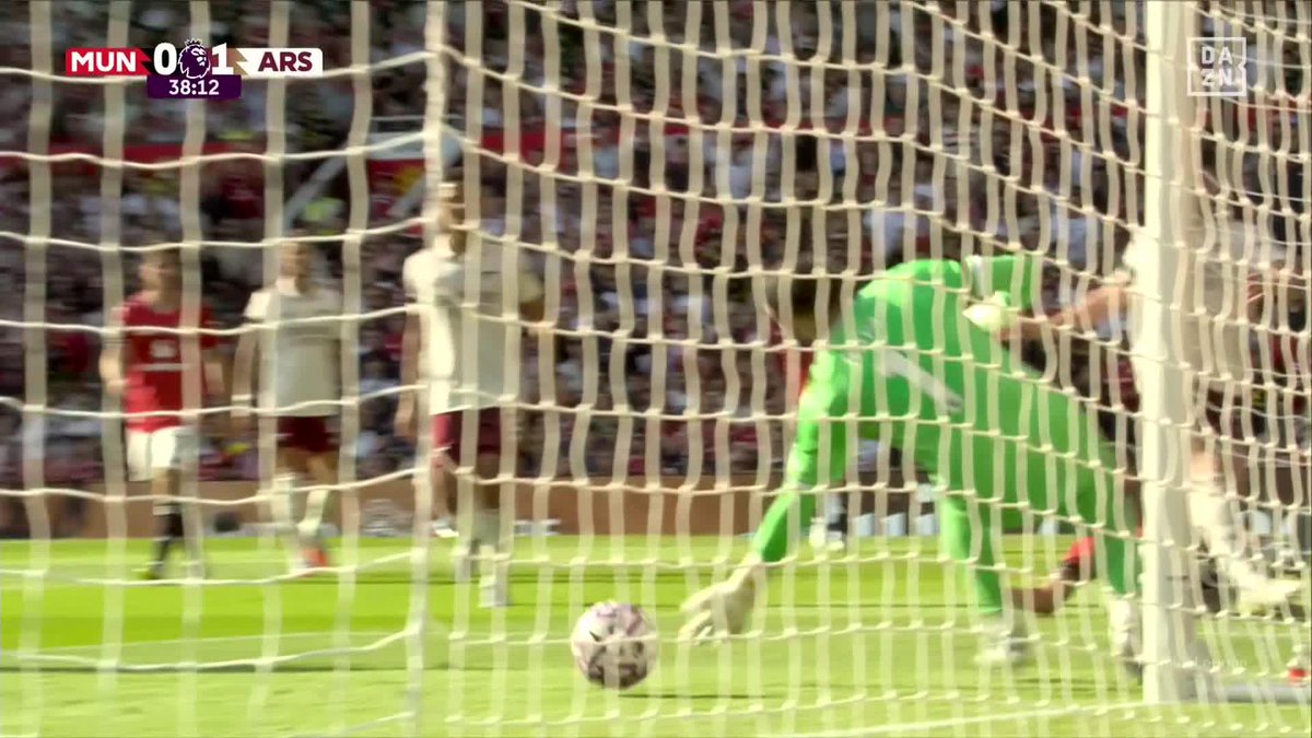 El United da esperanzas con el subidón que es tener a Mbeumo y especialmente Cunha. Pero el Arsenal le ha recordado por qué aún no come en su mesa con una victoria de poco brillo y mucha efectividad. Y Raya, siempre Raya. ¡Gracias por verlo en DAZN España!